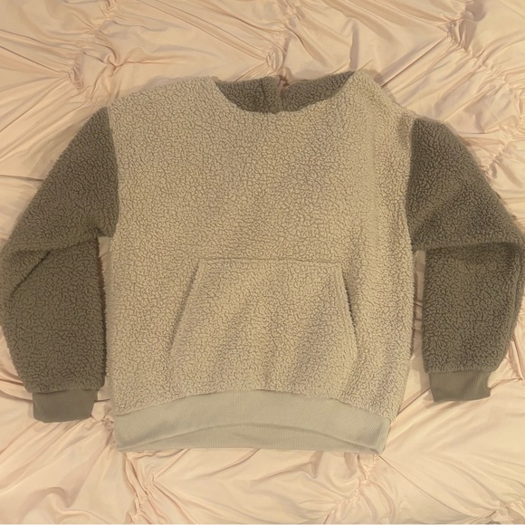 Fuzzy American Eagle Hoodie - Picture 1 of 4